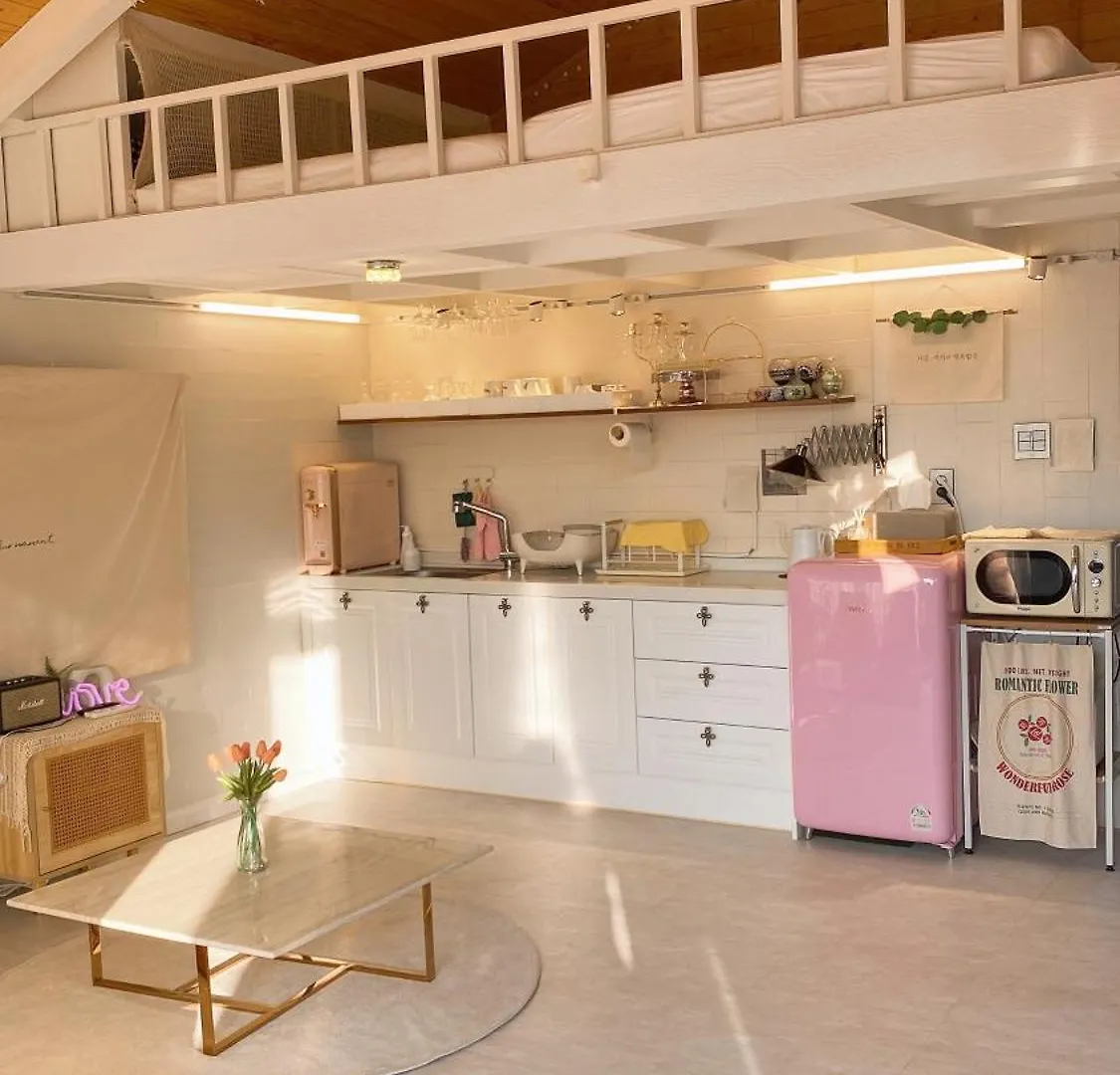 3Min From Metro - Lodging With Roof Terrace - Convenient Transport - Cvs Downstairs - Hot Places Nearby Hostel Seoul