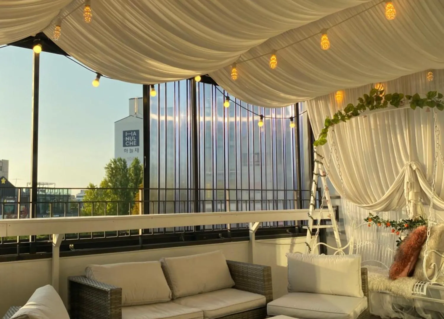 3Min From Metro - Lodging With Roof Terrace - Convenient Transport - Cvs Downstairs - Hot Places Nearby Hostel Seoul