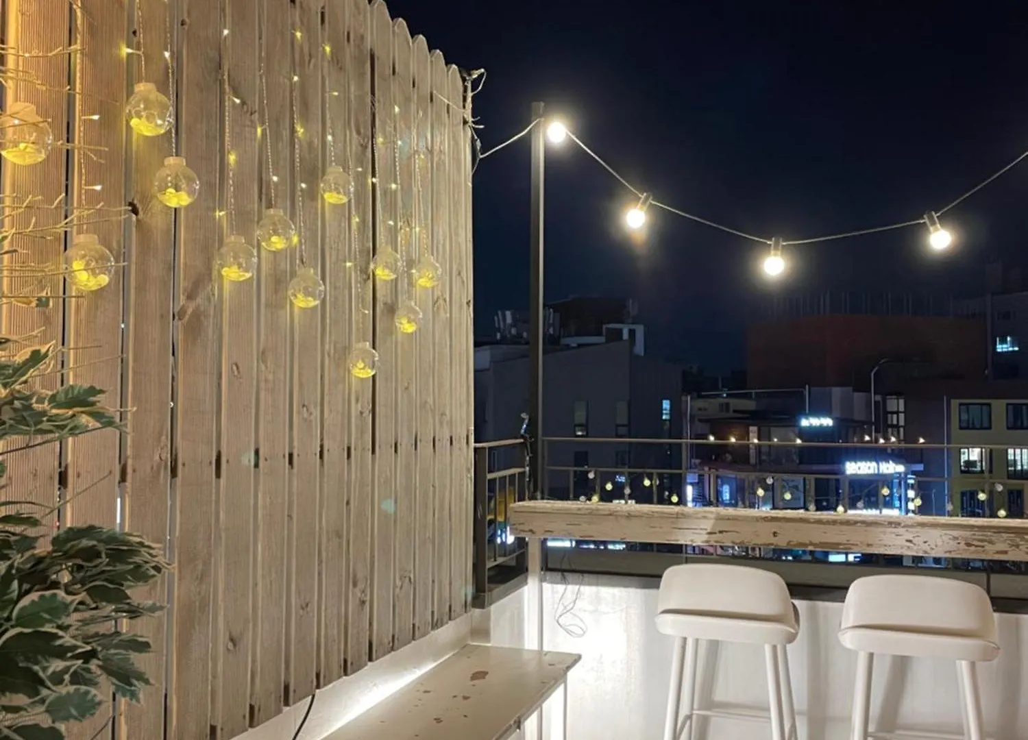 3Min From Metro - Lodging With Roof Terrace - Convenient Transport - Cvs Downstairs - Hot Places Nearby Hostel Seoul